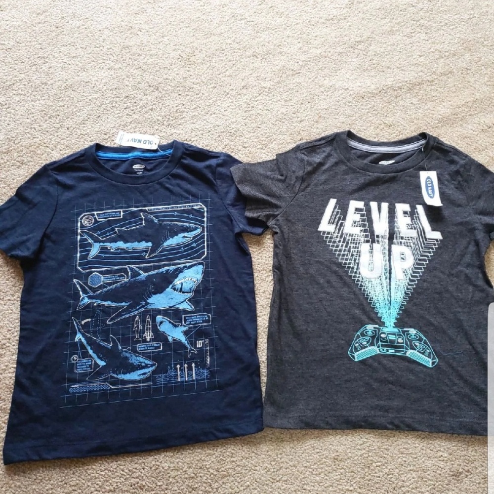 Old navy kids Tshirt 
Size xs (5)